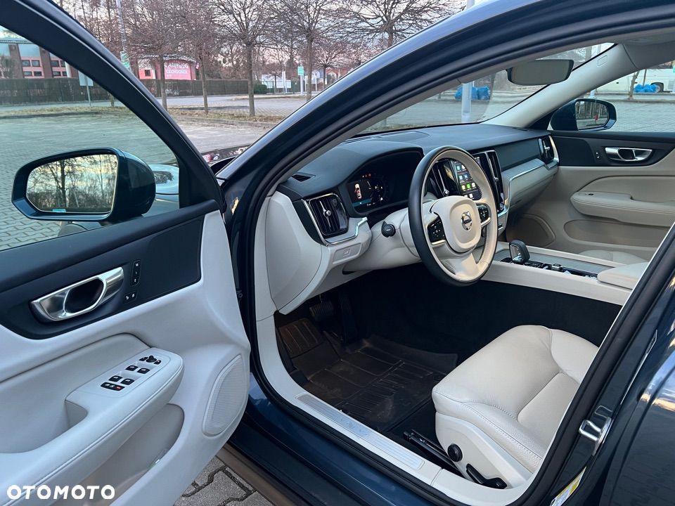 Volvo V60 B5 B AWD Plus Dark - 10