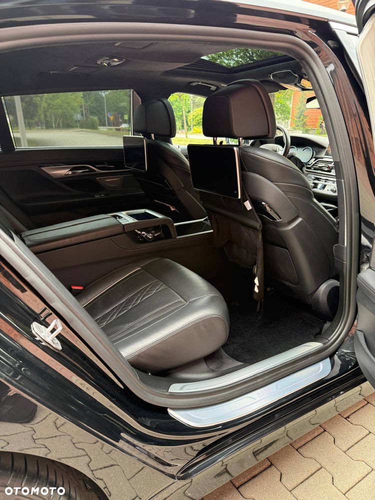 BMW Seria 7 750Ld xDrive - 27