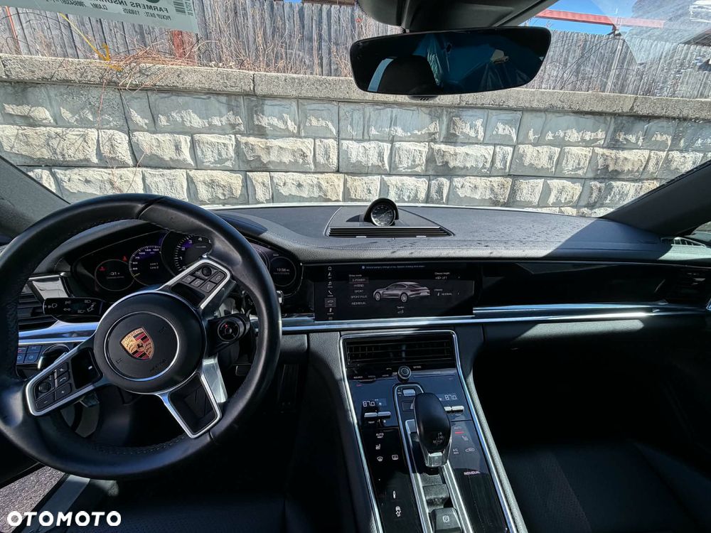 Porsche Panamera - 17