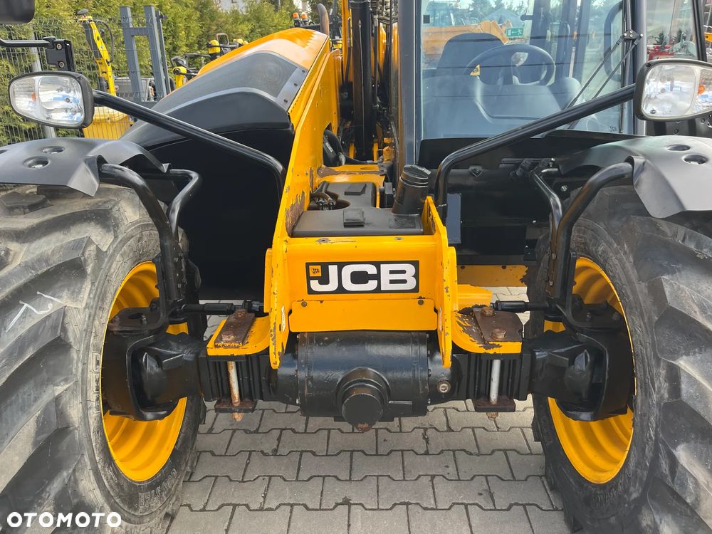 JCB 527-58 Agri - 21