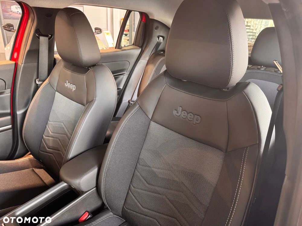 Jeep Avenger 1.2 T3 mHEV Altitude FWD eDCT6 - 6