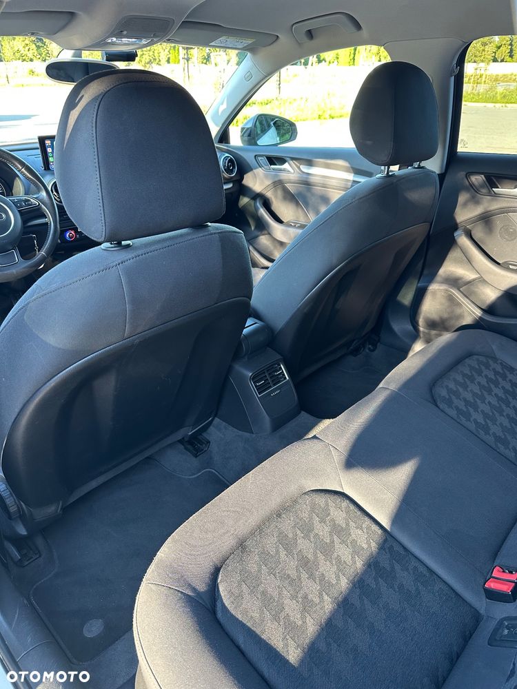 Audi A3 Sportback 1.4 TFSI Ambiente - 11