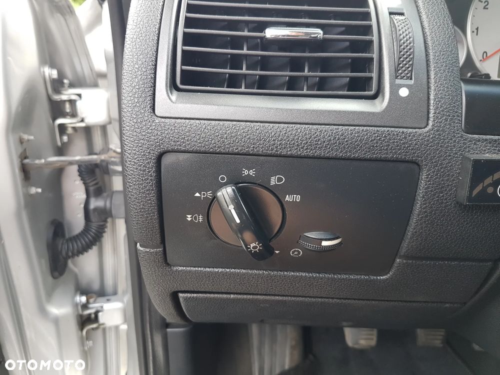 Ford Mondeo 3.0 V6 ST 220 - 29
