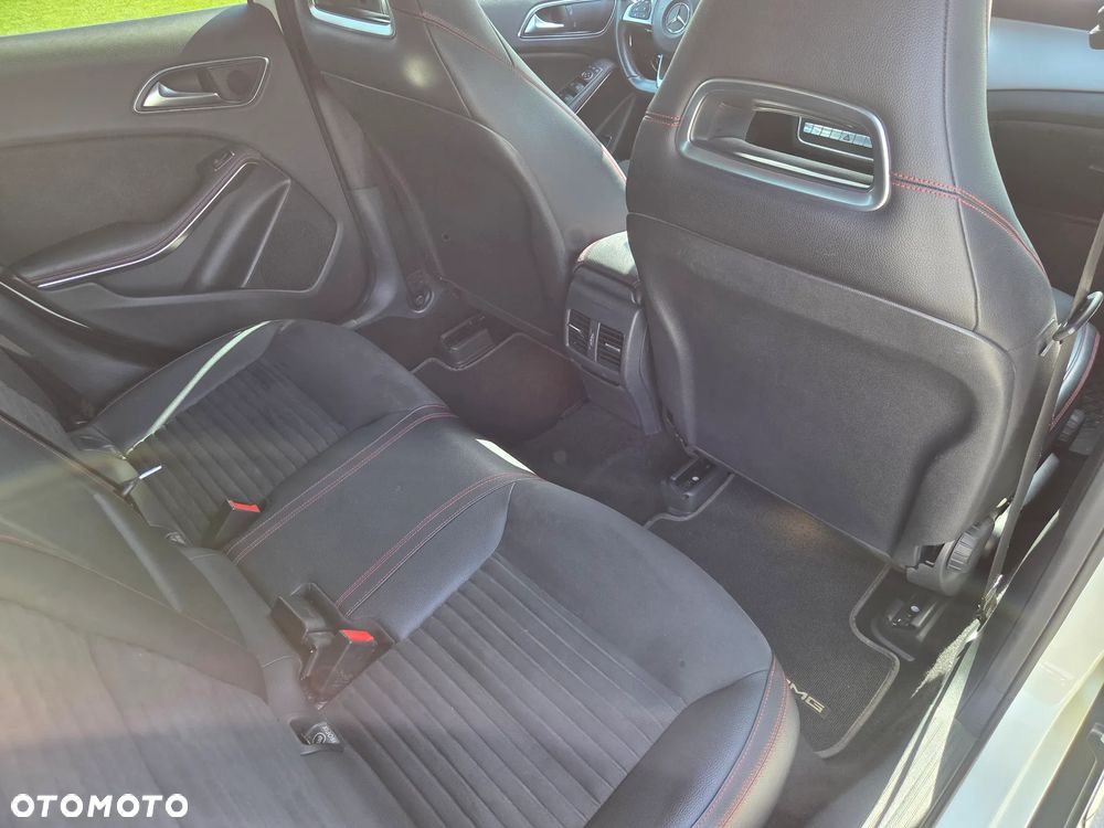 Mercedes-Benz GLA 220 4-Matic AMG Line - 14