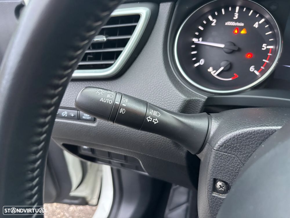 Nissan Qashqai 1.5 dCi N-Connecta Led - 17