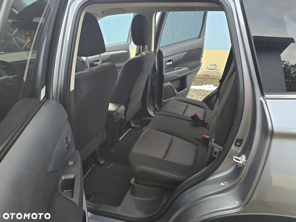 Mitsubishi Outlander 2.2 DID Intense + 4WD - 6