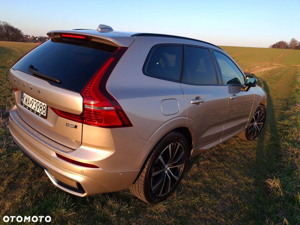 Volvo XC 60 B5 B AWD Plus Dark - 4