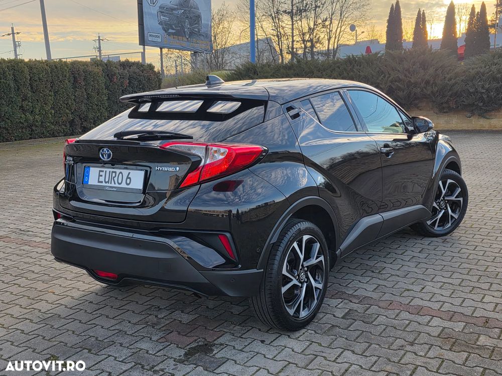 Toyota C-HR Hybrid Club - 38