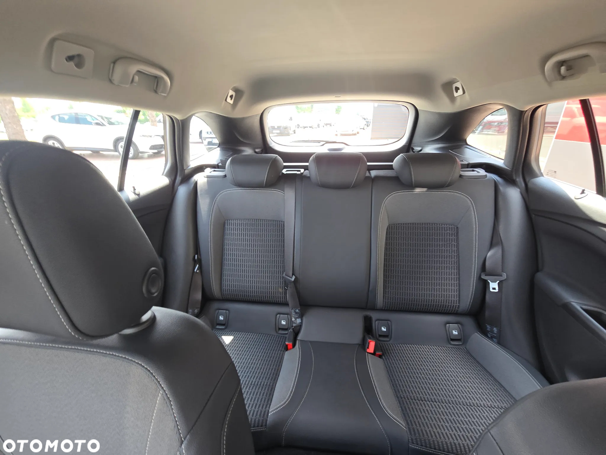 Opel Astra 1.5 D Start/Stop Sports Tourer Business Edition - 31