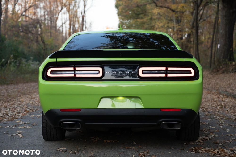 Dodge Challenger 5.7 R/T - 20