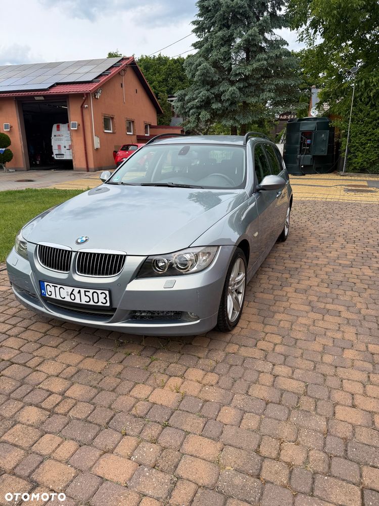 BMW Seria 3 325i - 3