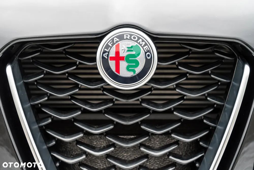 Alfa Romeo Giulia 2.0 Turbo TI Q4 - 6