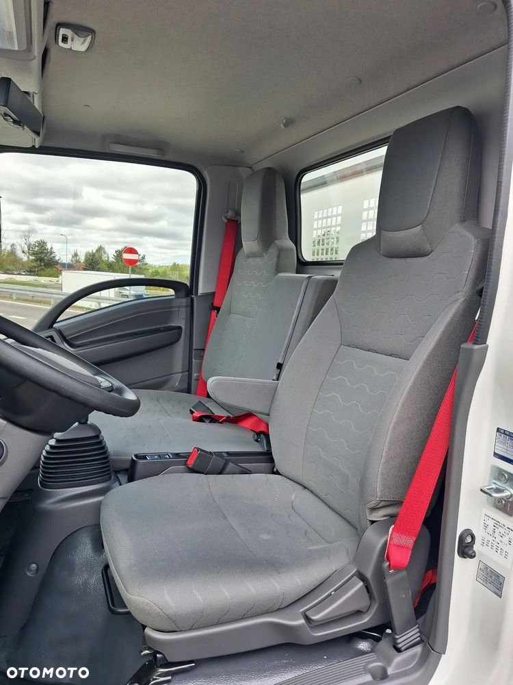 Isuzu M27 skrzynia otwarta 4.5m - 18