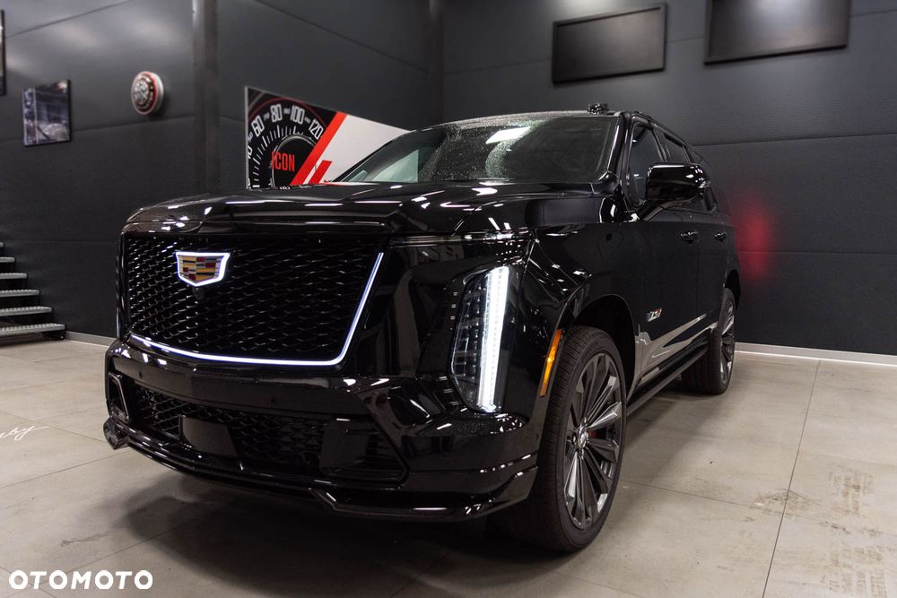 Cadillac Escalade - 2