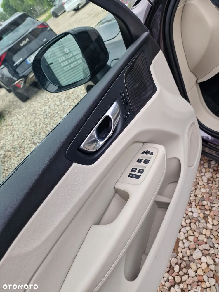 Volvo XC 60 T8 AWD Recharge Plus Bright - 15
