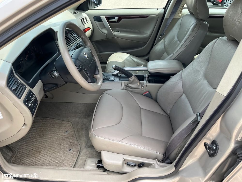 Volvo XC 70 D5 Nivel 2 Auto. - 11