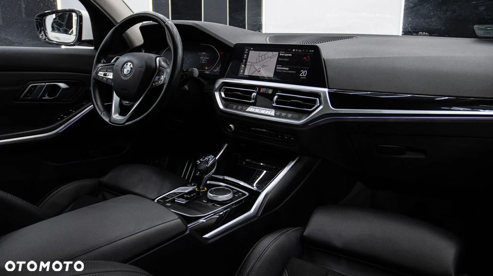BMW Seria 3 318i Sport Line - 15