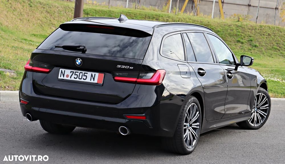 BMW Seria 3 330e Touring Aut. Luxury Line - 11