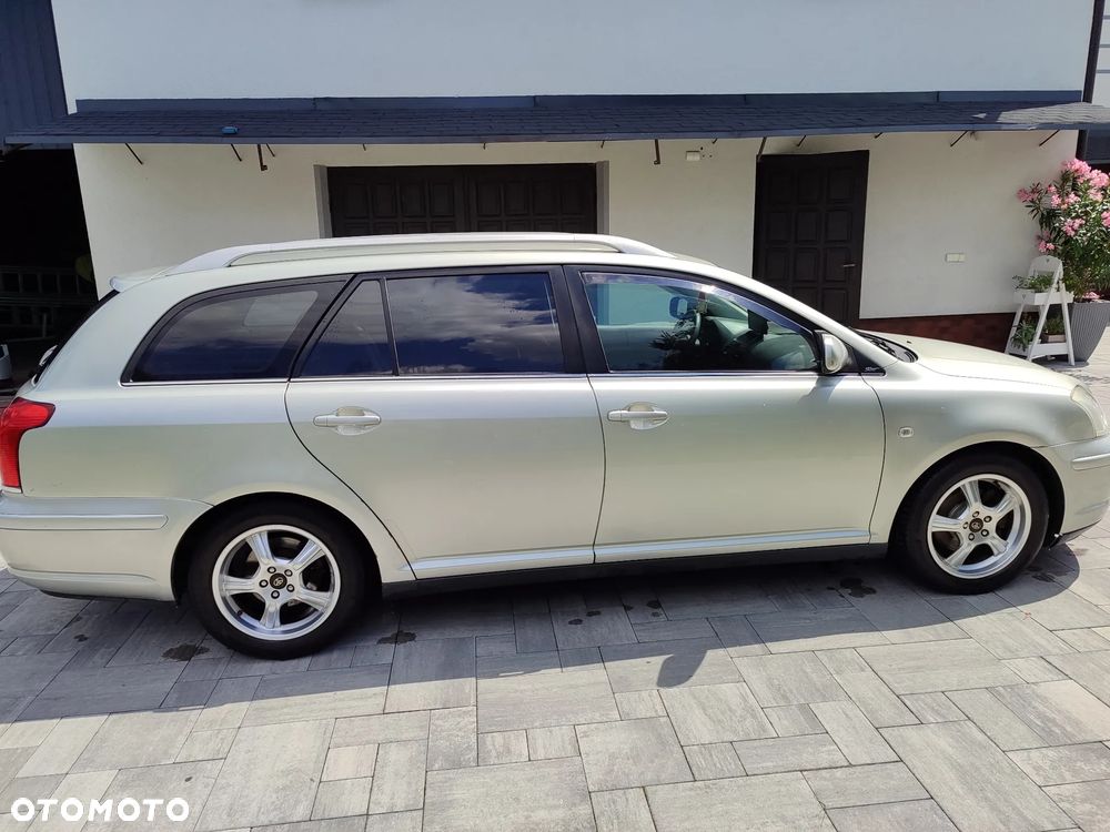 Toyota Avensis 1.6 VVT-i Terra - 9