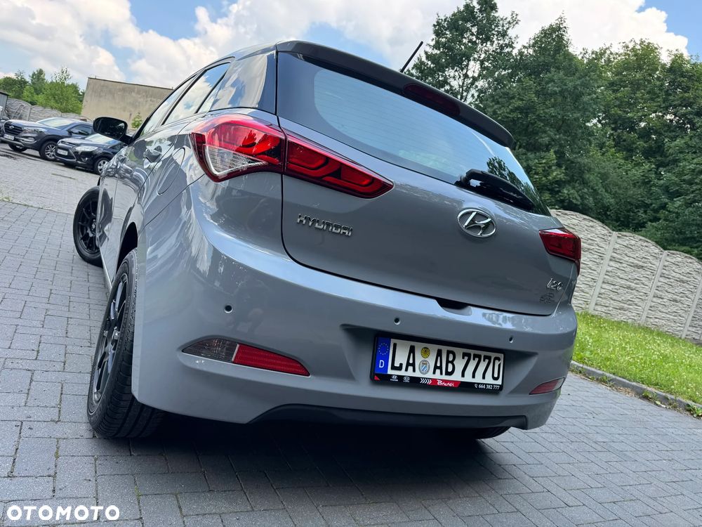 Hyundai i20 blue 1.2 Style - 16