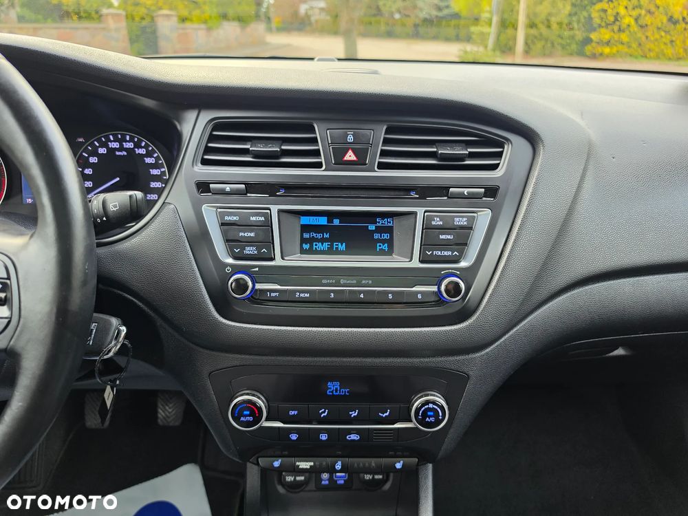 Hyundai i20 1.2 Passion Plus - 32