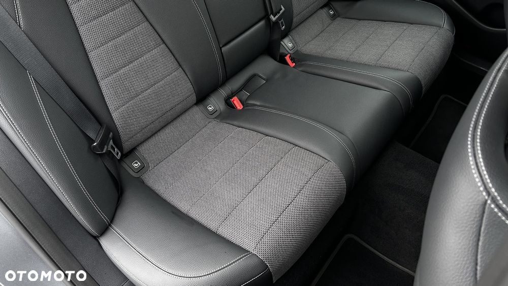 Mercedes-Benz Klasa E - 28