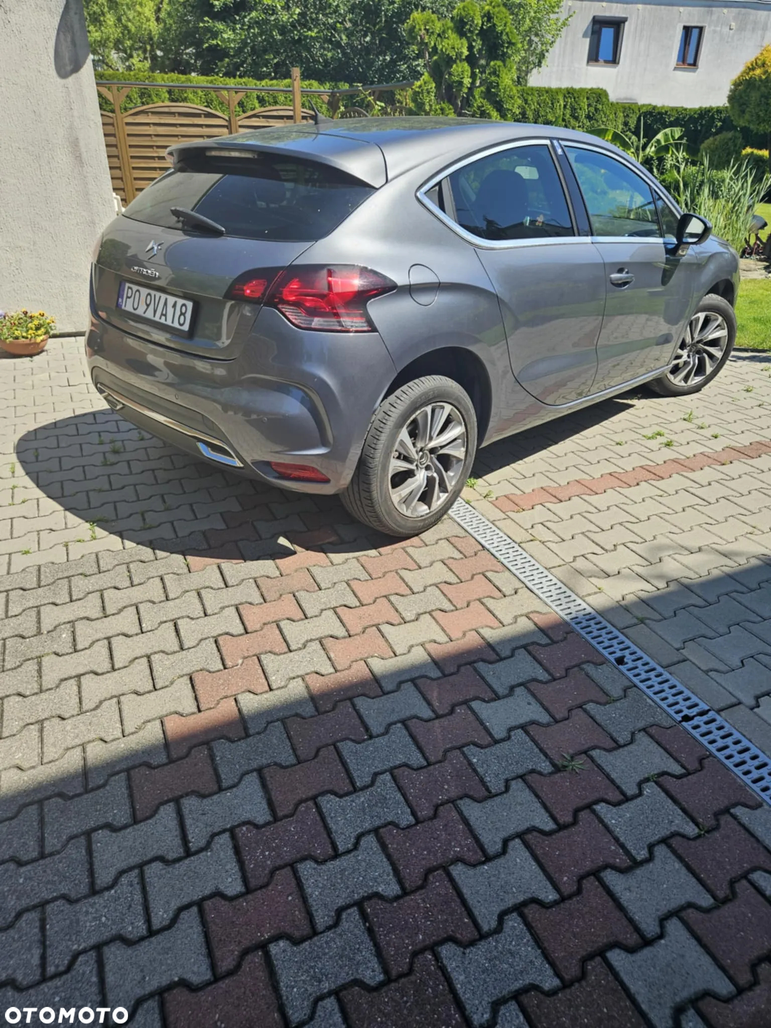 Citroën DS4 1.6 HDi SoChic - 4