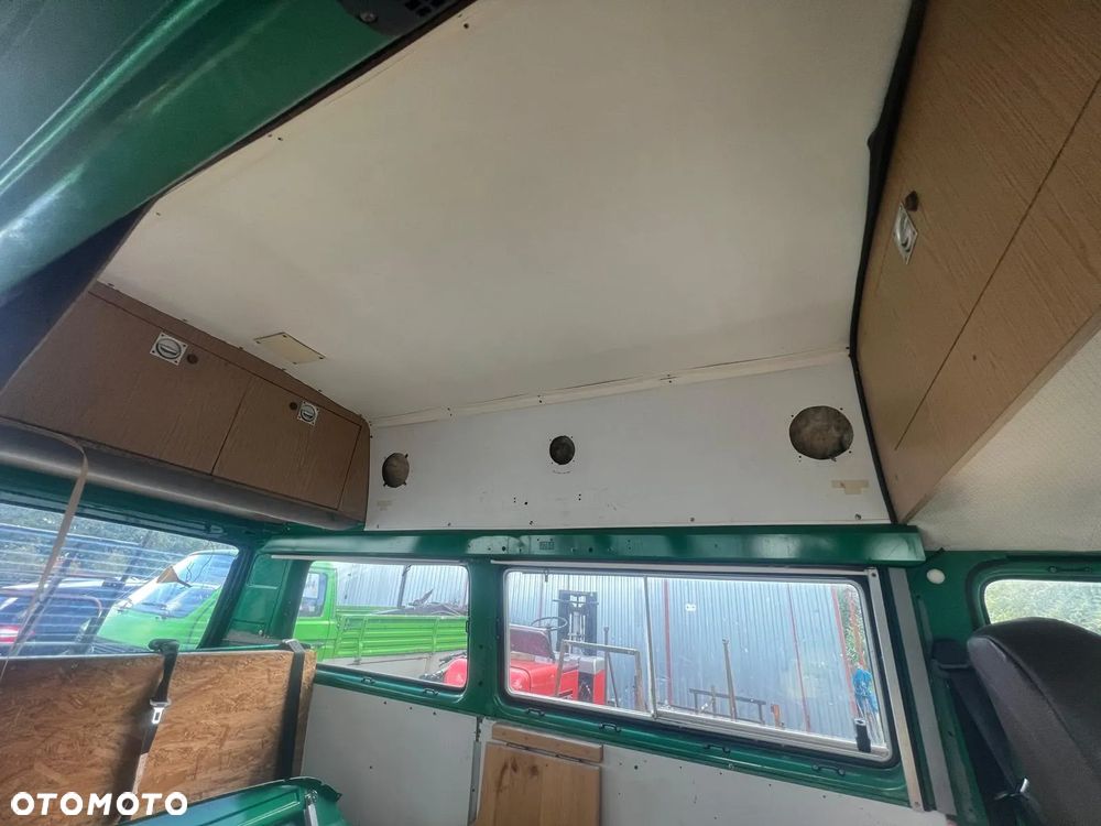 Volkswagen Transporter - 16