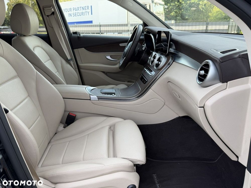 Mercedes-Benz GLC 220 d 4-Matic - 24