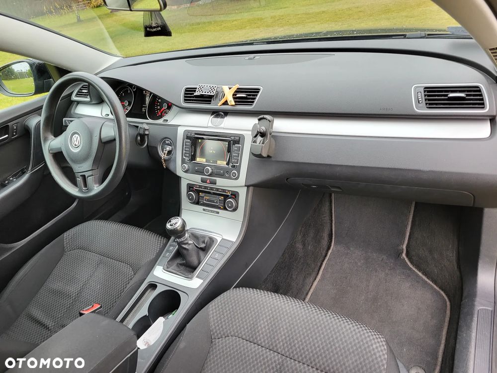 Volkswagen Passat 2.0 TDI BlueMotion Technology Comfortline - 9