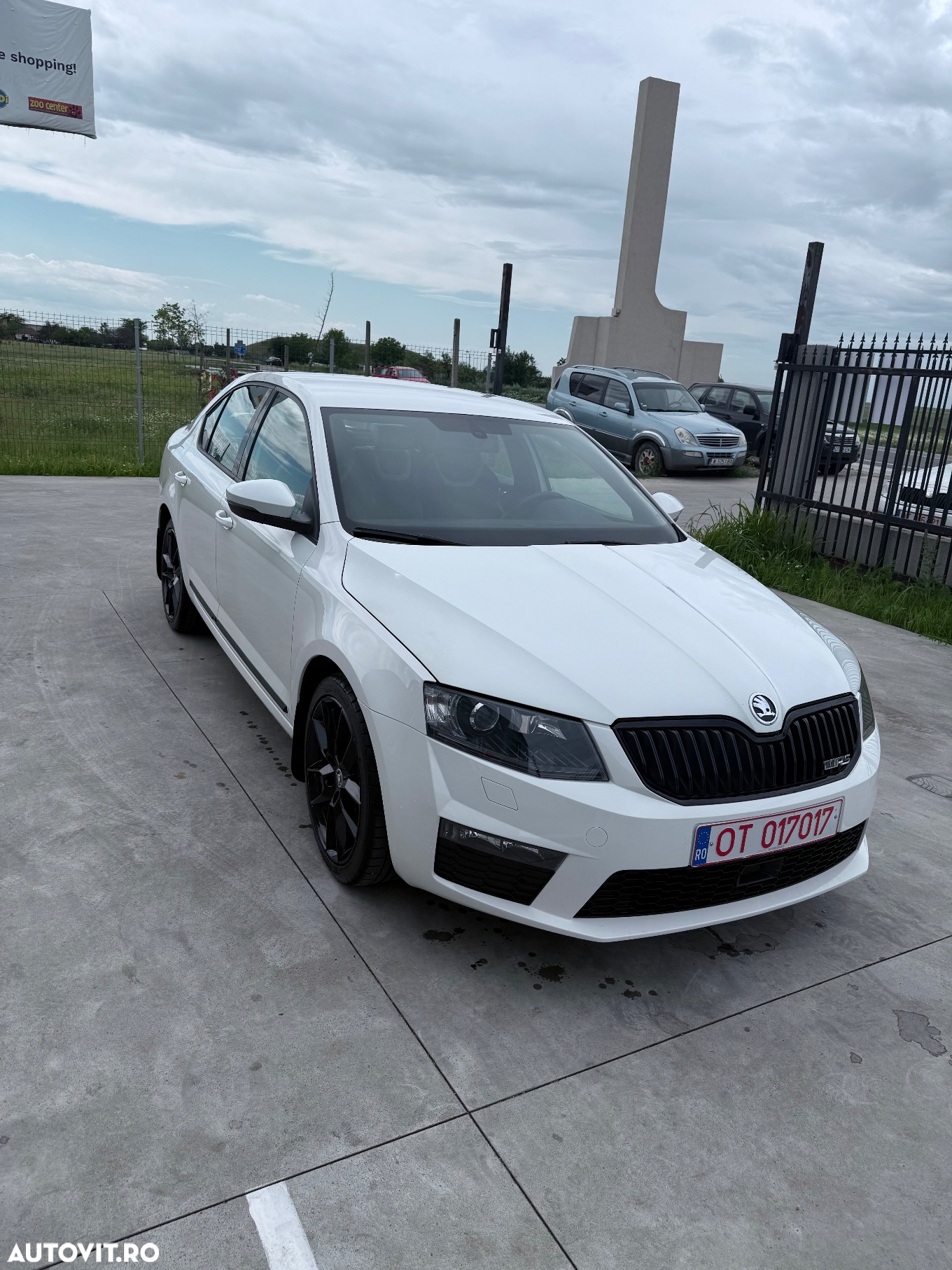 Skoda Octavia 2.0 TDI DSG RS - 3