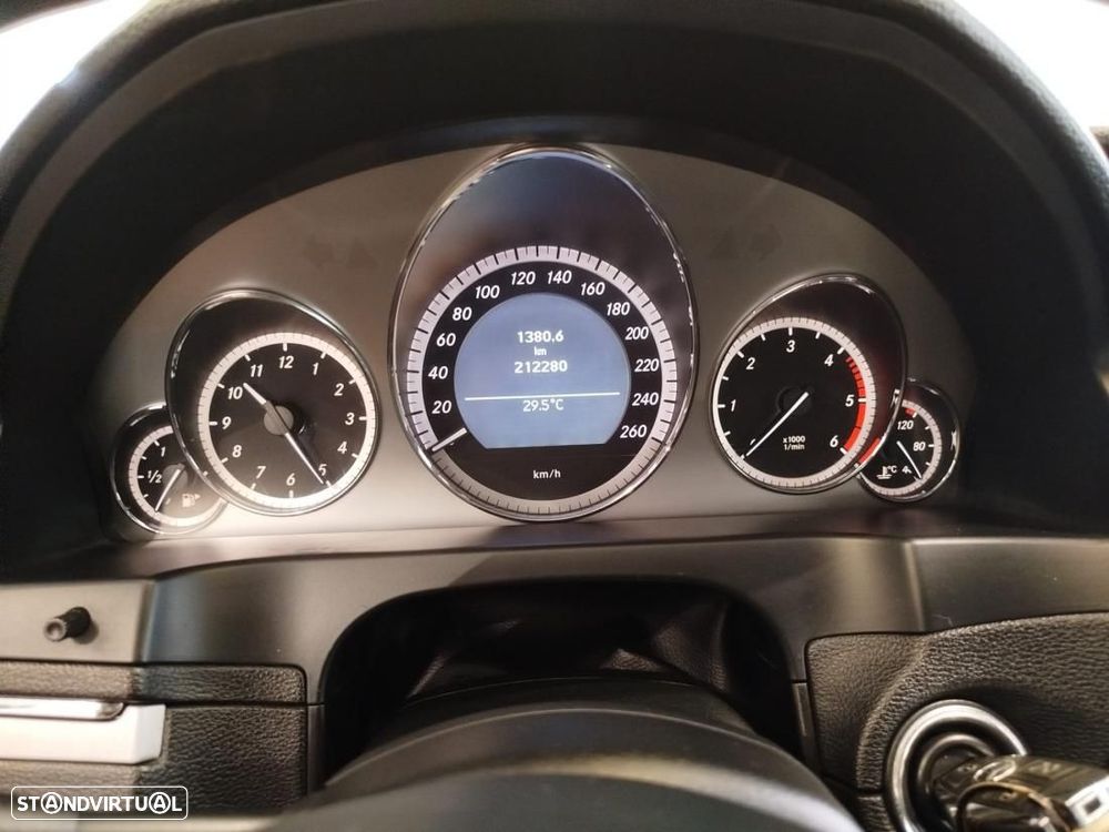 Mercedes-Benz E 250 CDi Avantgarde BlueEfficiency - 12