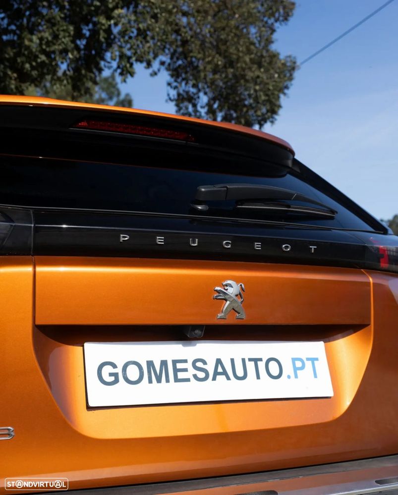 Peugeot 2008 1.2 PureTech Allure EAT8 - 4