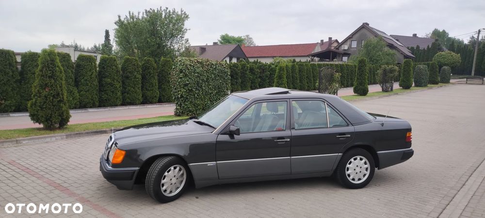 Mercedes-Benz W124 (1984-1993) - 27