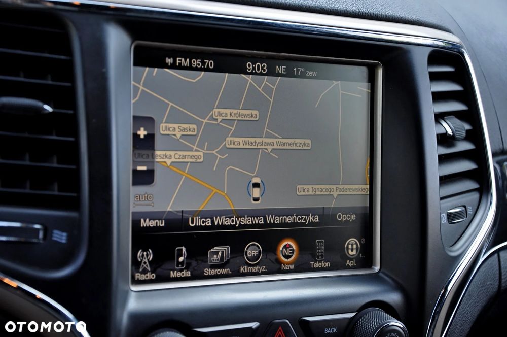 Jeep Grand Cherokee - 21