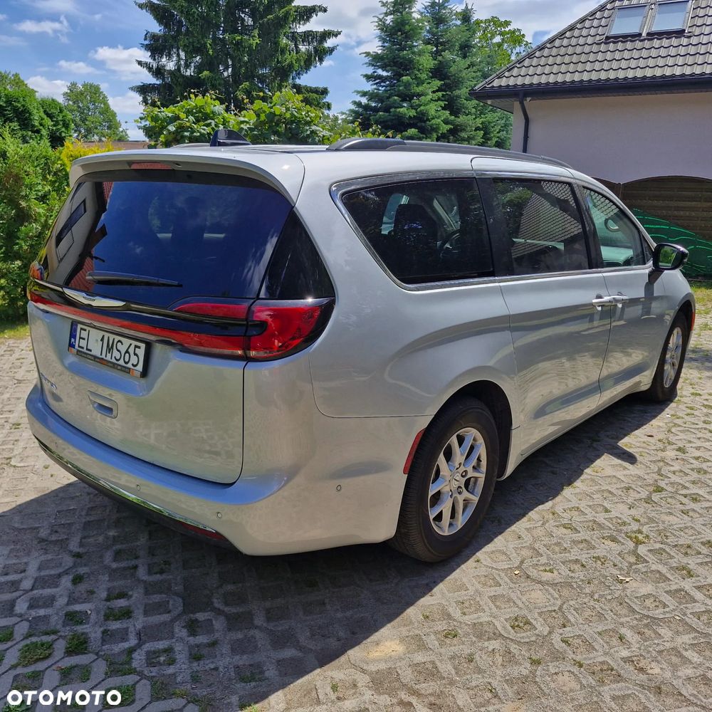 Chrysler Pacifica - 5
