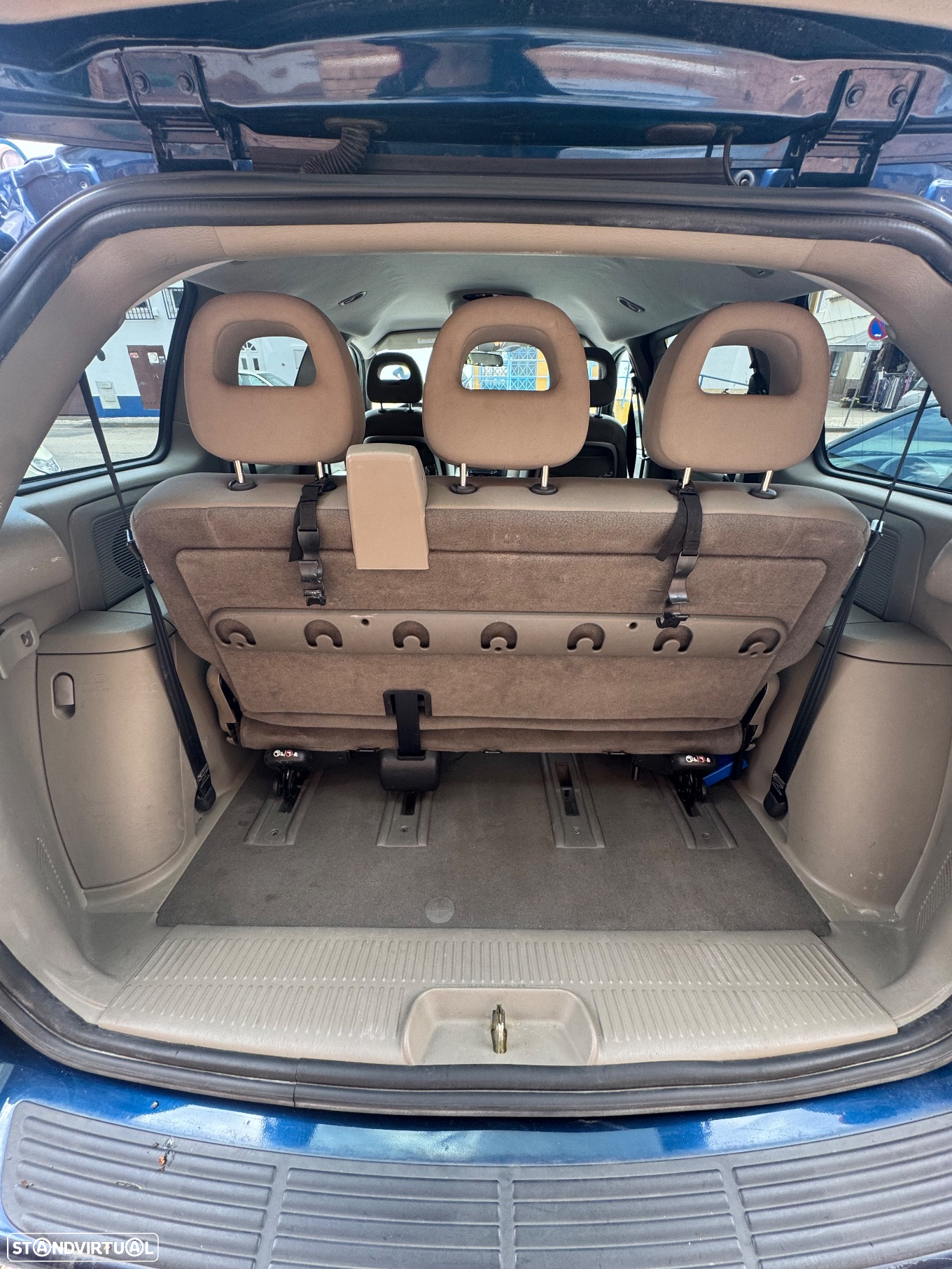 Chrysler Voyager 2.5 CRD SE - 15