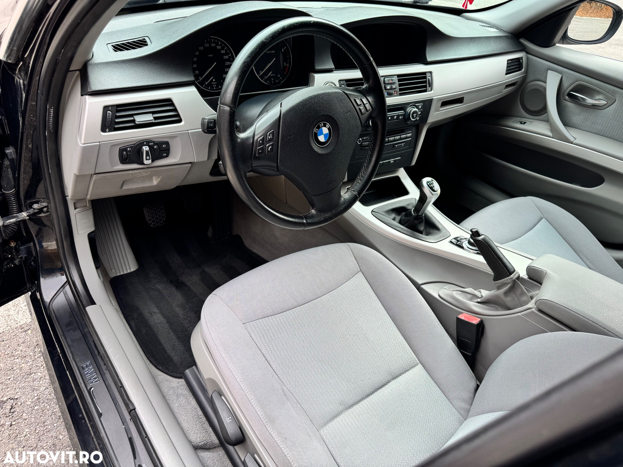 BMW Seria 3 318d - 16