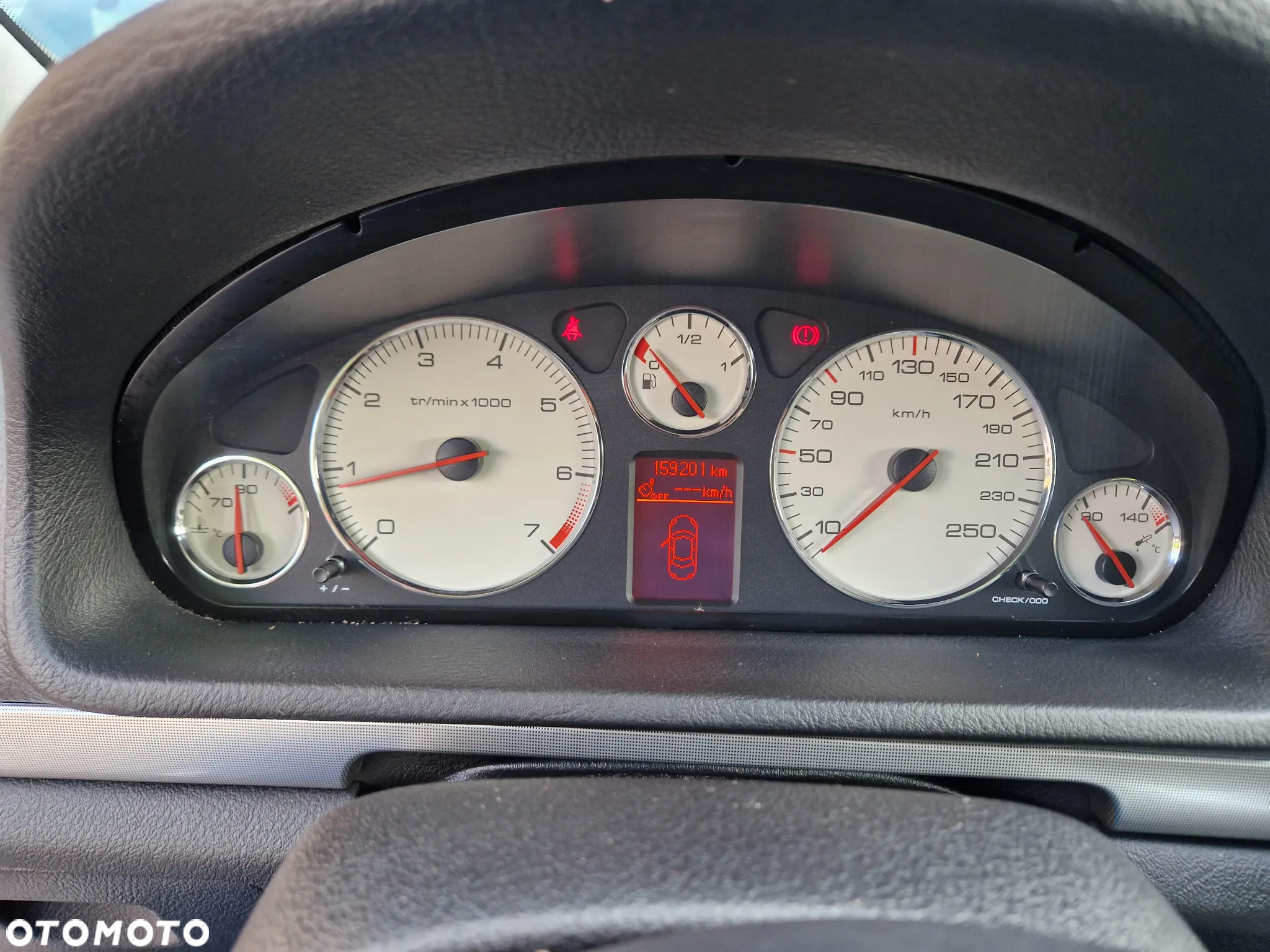 Peugeot 407 2.0 Premium Navtech - 26