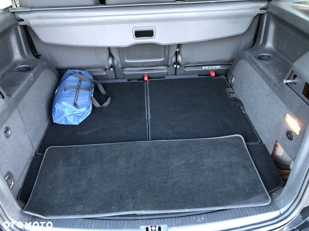Volkswagen Touran 1.4 TSI Highline DSG - 11