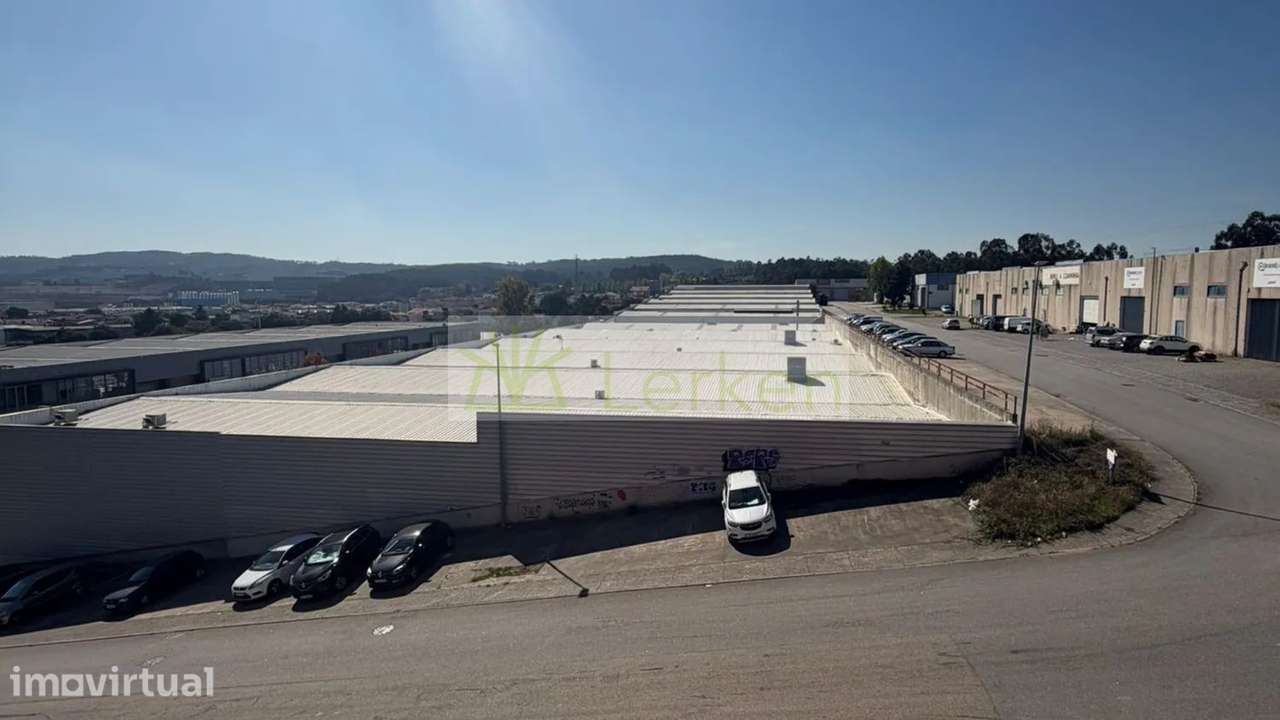 Armazém para venda  ou arrendamento | Zona Industrial de Santo Tirso - Grande imagem: 2/3