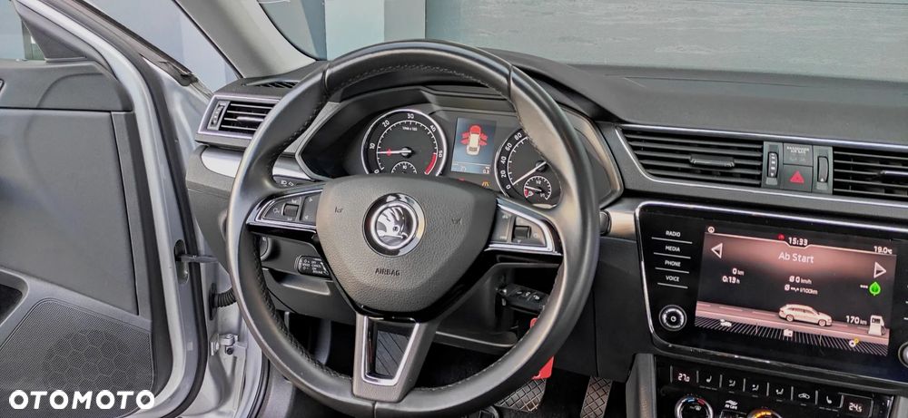 Skoda Superb 2.0 TDI DSG Ambition - 17