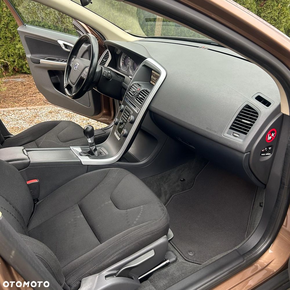 Volvo XC 60 D3 AWD Kinetic - 4