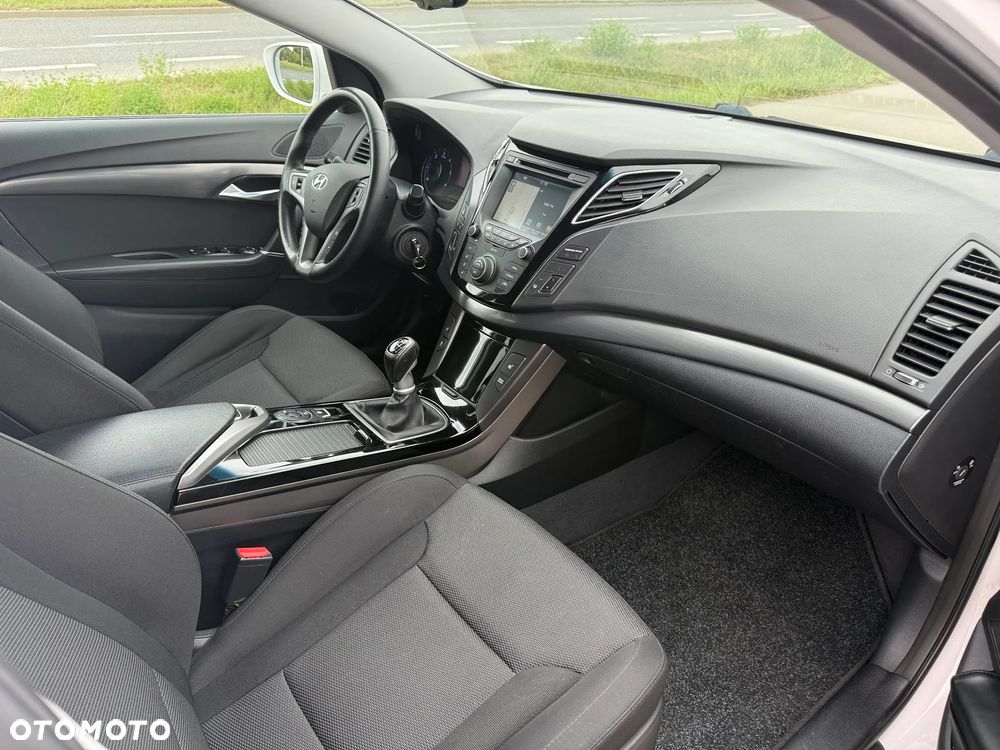 Hyundai i40 Kombi 1.7 CRDi Premium - 9