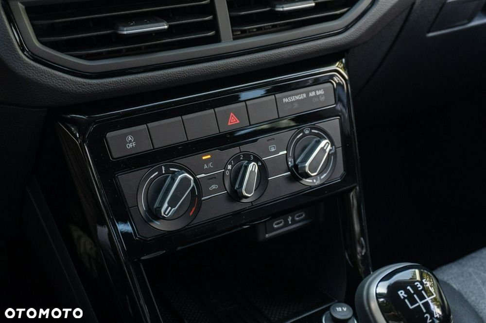 Volkswagen T-Cross - 23