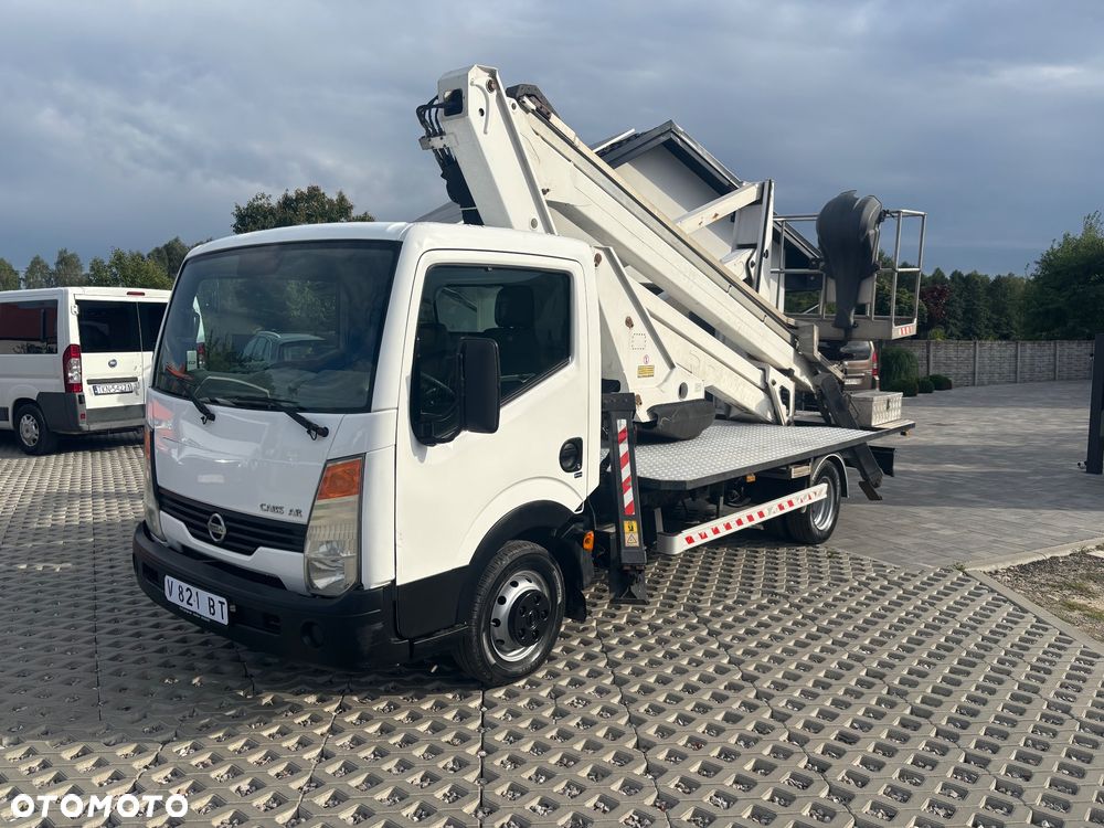 Nissan Cabstar - 1