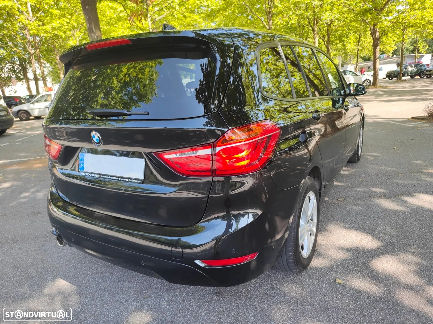 BMW 216 Gran Tourer i 7L Line Luxury - 4