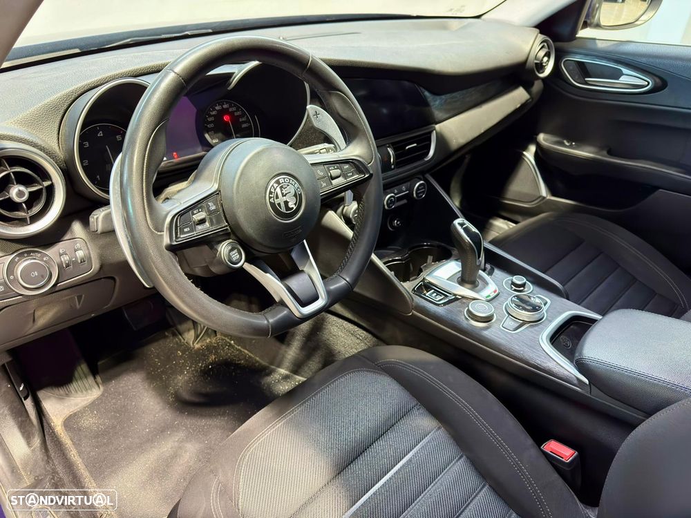 Alfa Romeo Giulia 2.2 D Sprint AT8 - 6