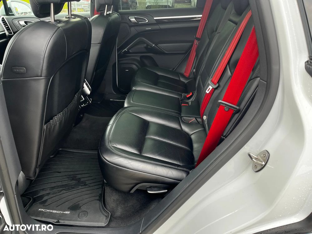 Porsche Cayenne - 11