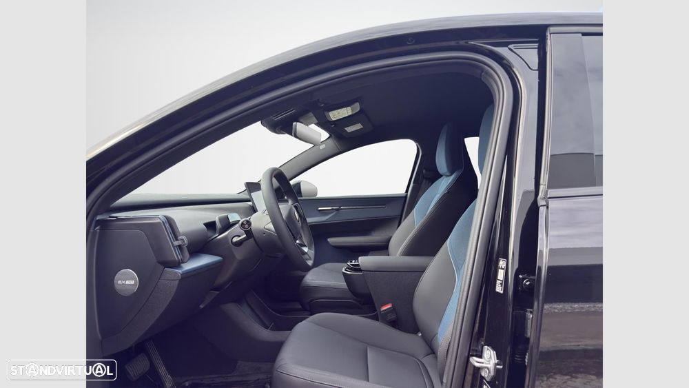 Volvo EX30 51 kWh Single Motor Black Edition - 10